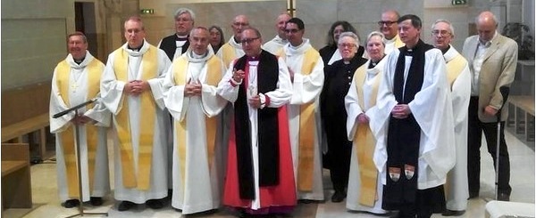 Foto (Revdmo. David Hamid): ARC de Francia y otros líderes de las iglesias Anglicana y Católico-Romana.