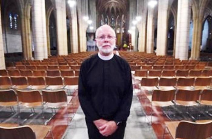 El Revdo. Peter Catt de la Iglesia Anglicana de Brisbane en la Catedral de San Juan, en Brisbane, Australia (Foto: EFE)